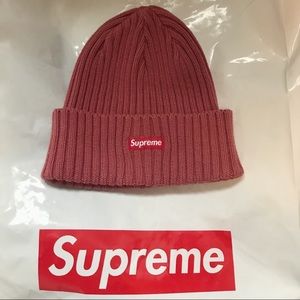 Supreme ribbed beanie